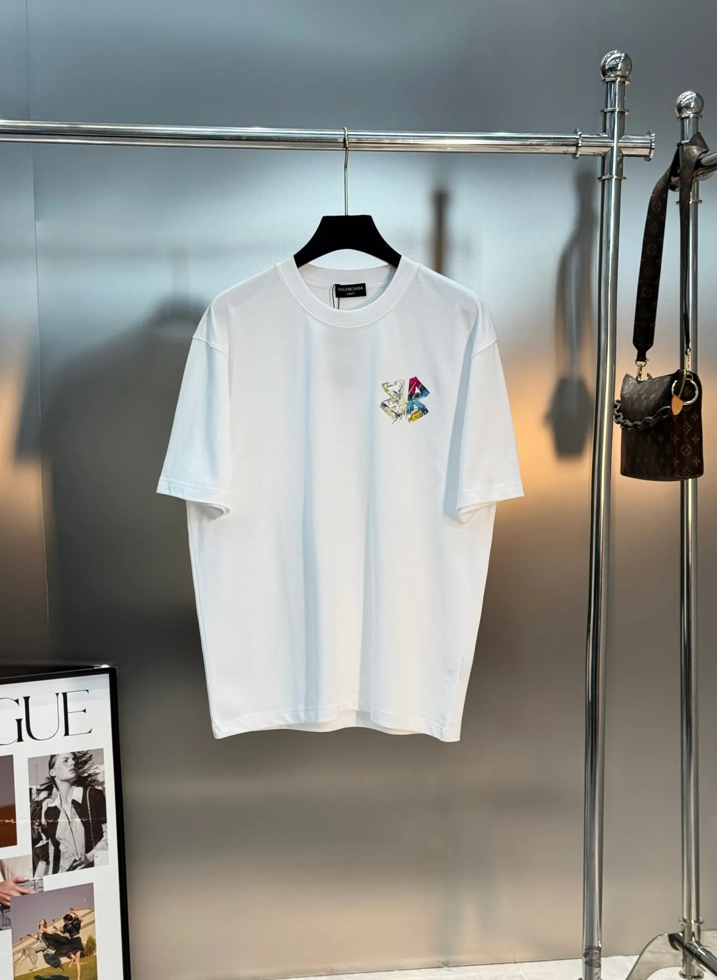 ⚜️Balenciaga New Arrival T . Same Style❤️ 280g ， Breathable ! Logo， . ， 。os ， OK， 、Sneakers， get ! ：Black.White.Dark Gray.Sizes：S-3XL ‼️（175/145 L）